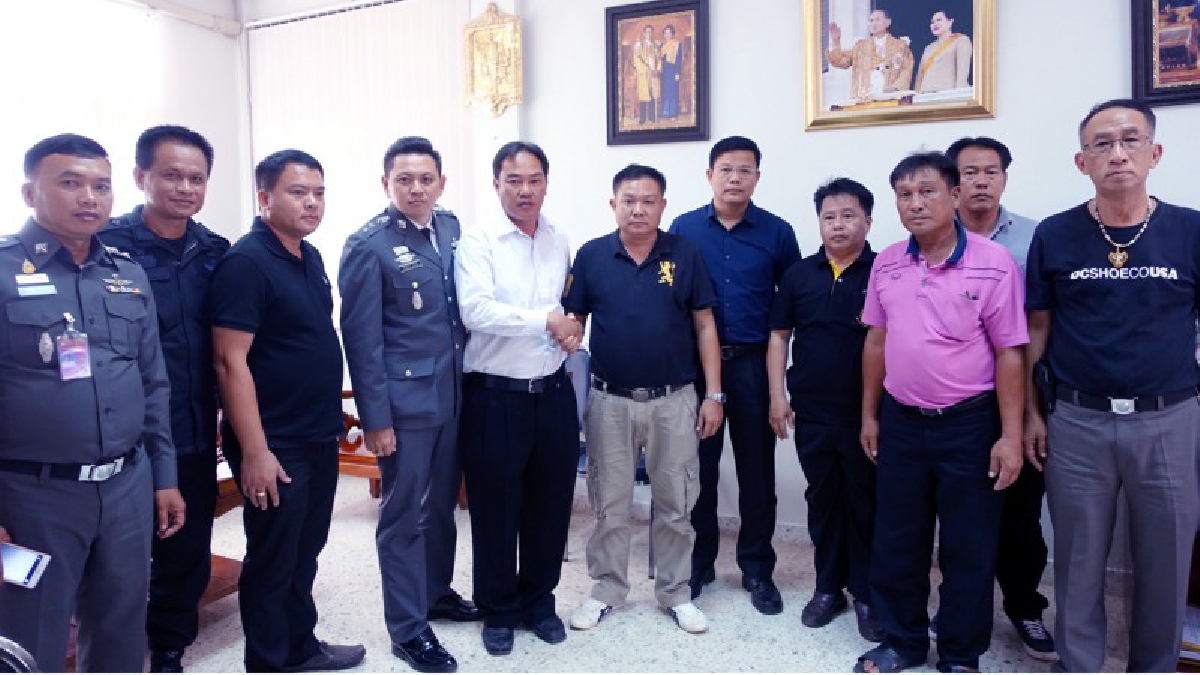 รองนายกเทศมนตรีคู่กรณีกำนันดัง ย่องเงียบจับมือ พร้อมพบนายและคสช.
