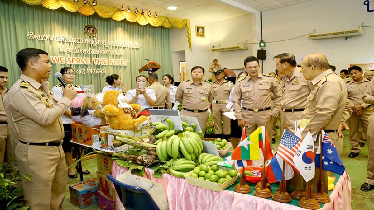 ฐานทัพเรือสัตหีบ จัดนิทรรศการ "วันแห่งการจัดการความรู้" พัฒนาศักยภาพชีวิตข้าราชการ สู่หลักเศรษฐกิจพอเพียง (ภาพ)