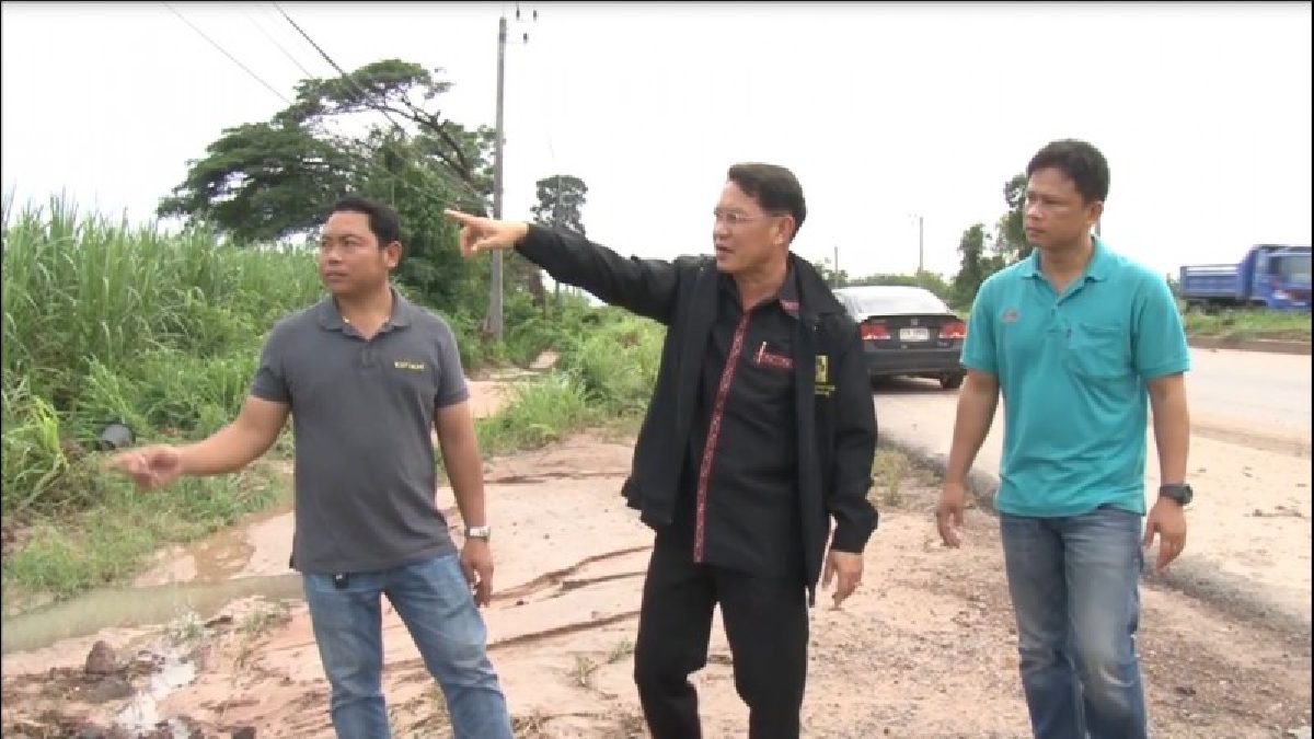 กาฬสินธุ์น้ำป่าไหลหลากท่วม "ถนนสายหลัก" เข้าตรวจสอบความเสียหาย เจ้าหน้าและหน่วยงานเร่งมือให้กลับสู่สภาวะปกติให้เร็วที่สุด (มีคลิป)