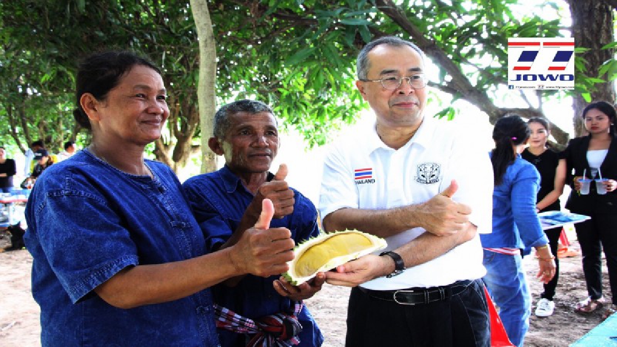 สะเทือน!!วงการทุเรียน พ่อเมืองช้าง ถือฤกษ์ดีนาทีทอง เก็บผลผลิตทุเรียนลูกเเรก ยุค 4.0 โลกออนไลน์แห่จอง คุณภาพดีรสชาติอร่อย(มีคลิป)