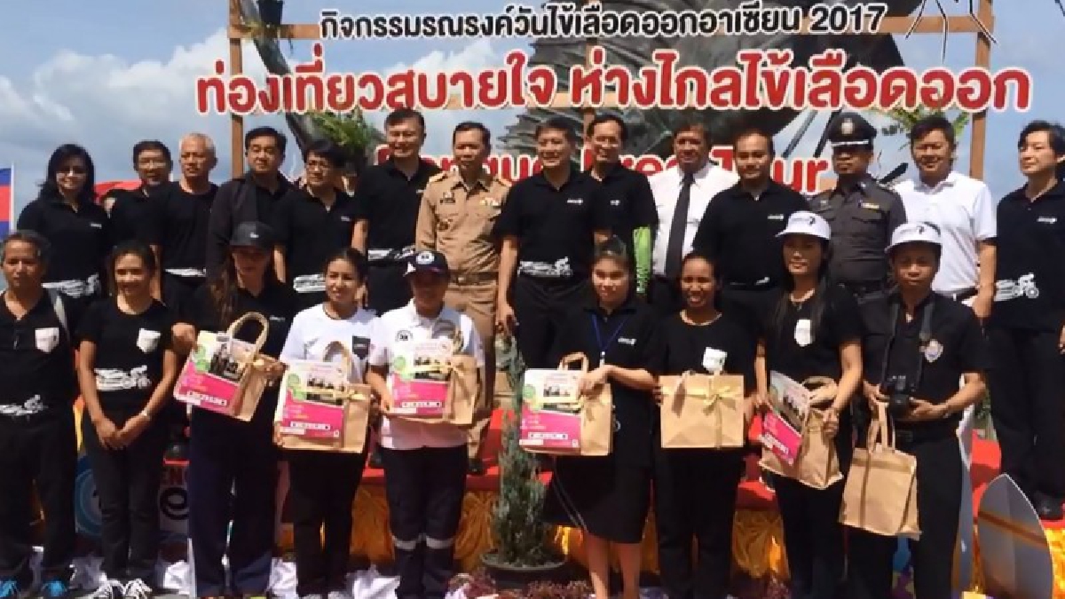 สุดยอดไอเดีย!! กระบี่ร่วมกับทุกภาคส่วนจัดปั่นจักรยานรณรงค์ไข้เลือดออกและจัด "บิ๊กคลีนนิ่ง" ชายหาดอ่าวนาง (มีคลิป)