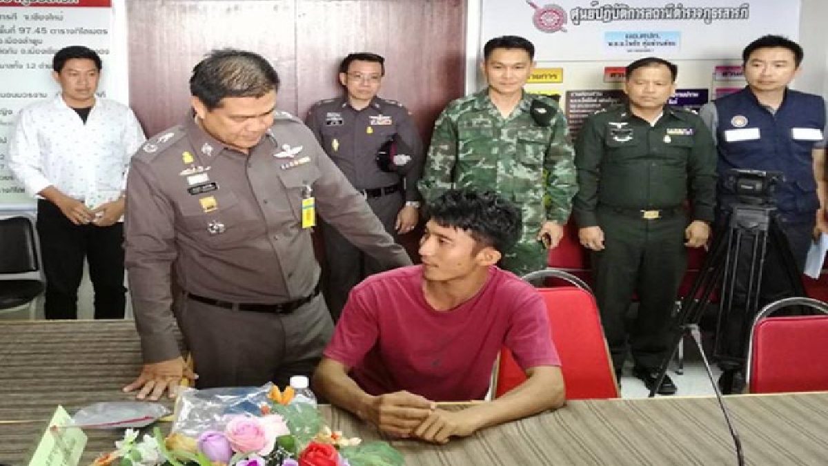 จับได้แล้วมือระเบิด สารภีเชียงใหม่ ตำรวจเค้นสอบเป็นสามีเก่าที่เพิ่งเลิกราภรรยาไปได้ 18 วัน ลืมระเบิดที่ทำช่วงลอยกระทงทิ้งไว้ที่บ้าน(มีคลิป)