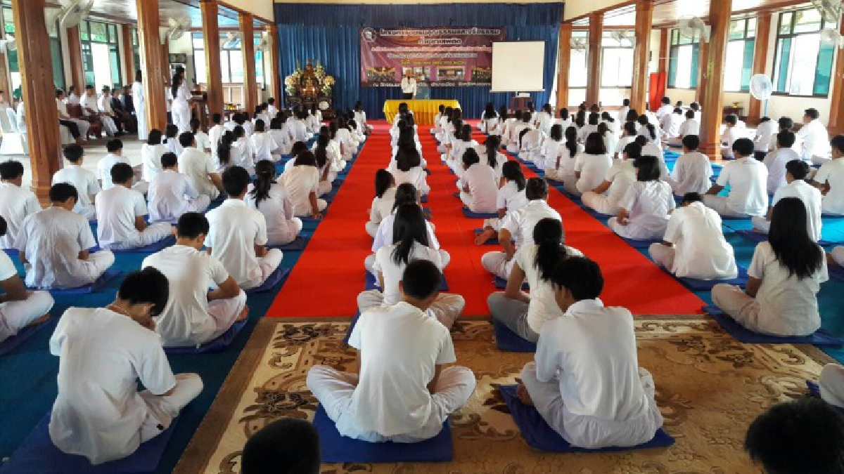 ใช้ธรรมะหยุดยาเสพติด!! วิทยาลัยอาชีวศึกษา จ.หนองคายจัดอบรม "คุณธรรม จริยธรรม ต่อต้านยาเสพติด ประจำปี 2560" เพื่อปลูกฝังจิตสำนึกเยาวชน (คลิป)