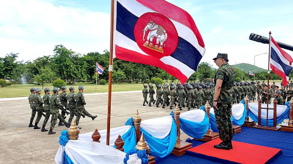 เตรียมพร้อม!! กองรบต่อสู้อากาศยาน สอ.รฝ.กว่า 1,000 นาย สวนสนามแสดงแสนยานุภาพ เตรียมความพร้อมรบ รับมือช่วยเหลือประชาชนพ้นภัยพิบัติ (มีคลิป)