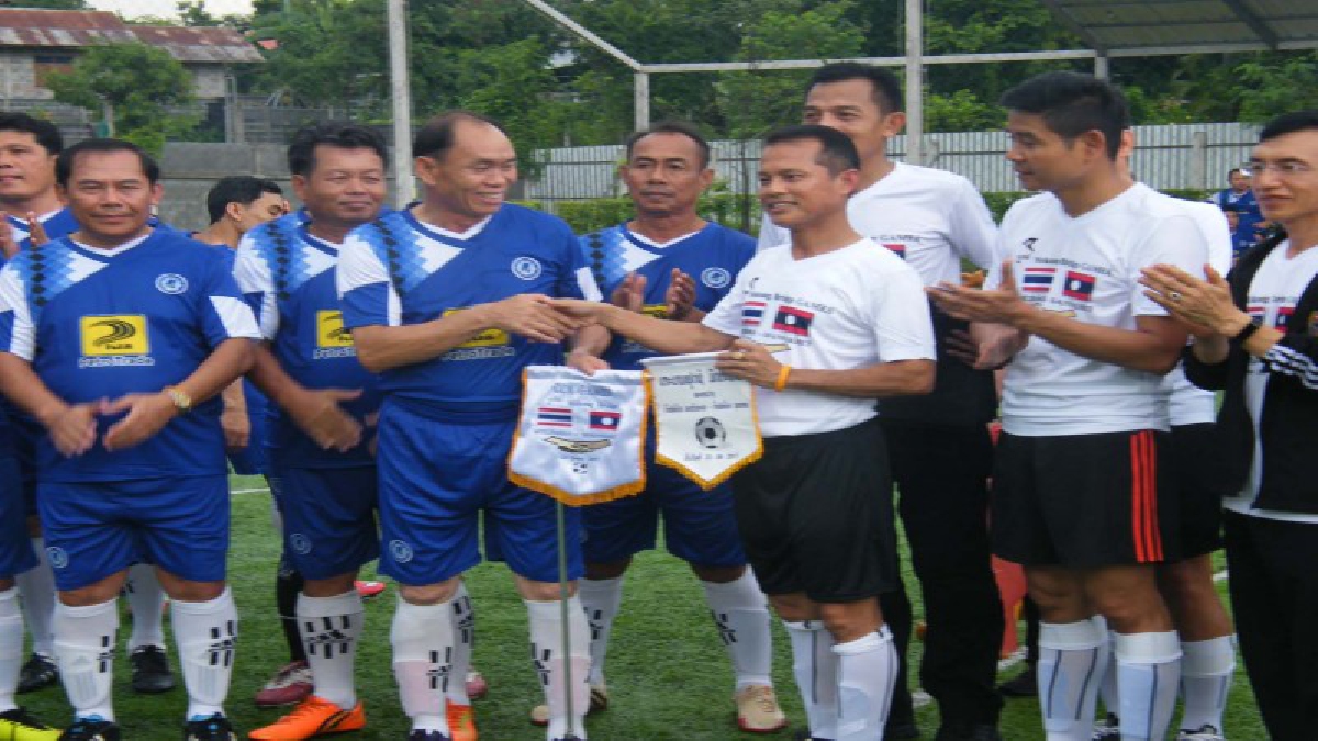 สานสัมพันธ์!! มุกดาหารจัดแข่งขันกีฬาเชื่อมสัมพันธ์ไทย-ลาว "CCA GAMES" คณะนักกีฬาจากไทยและลาวร่วมกิจกรรมอย่างคึกคัก (มีคลิป)