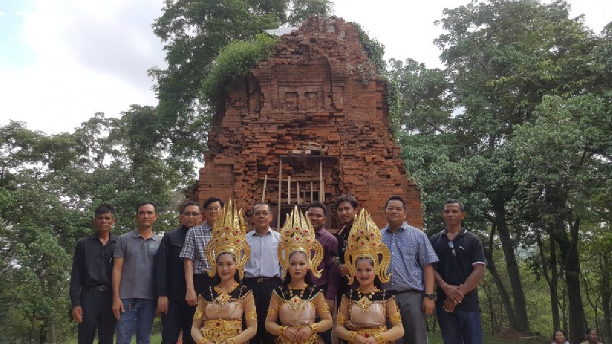 คนไทยเฮสนั่น!! อเมริกายอมคืนทับหลังปราสาทเขาโล้น สมบัติของชาติที่หายไปนานกว่า 60 ปี (มีคลิป)