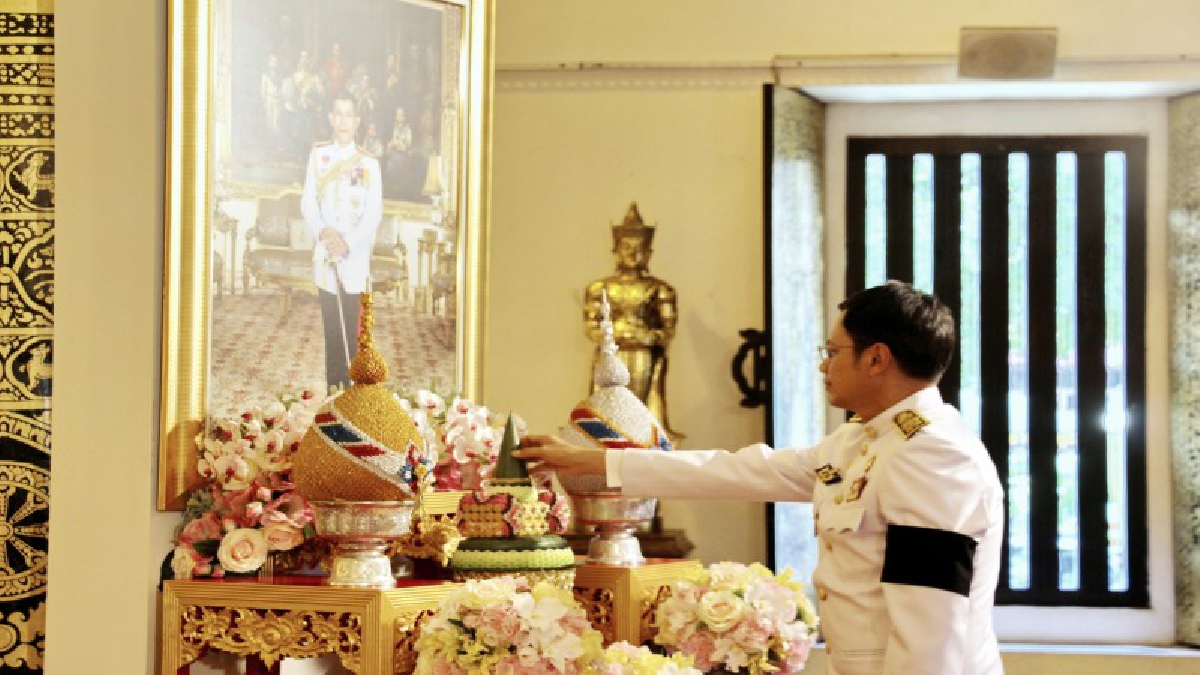 สมเด็จพระเจ้าอยู่หัว ร.10 ทรงพระกรุณาโปรดเกล้าฯ ให้ผู้ว่าฯเชียงใหม่เป็นผู้แทนพระองค์ถวายสังฆทานพระราชทาน แด่พระสงฆ์ในจังหวัดเชียงใหม่