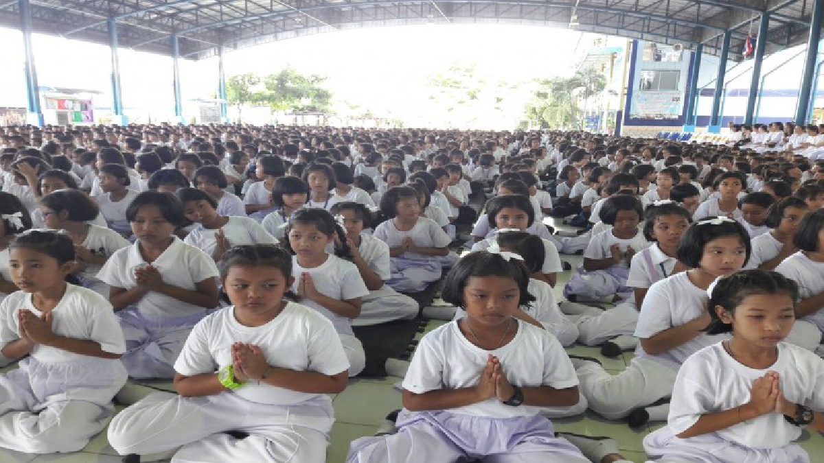 โรงเรียนชุมชนวัดหนองค้อ เล็งเห็นการปลูกฝัง จัดเด็กเข้าค่ายปลูกฝัง จริยธรรม คุณธรรม (มีคลิป)