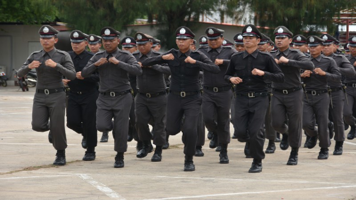 รองผู้บัญชาการตำรวจภูธรภาค 3 ตรวจการประกวดการฝึกยุทธวิธีตำรวจศรีสะเกษ ประจำปี 2560 เพื่อเพิ่มประสิทธิภาพ ในการปฏิบัติหน้าที่