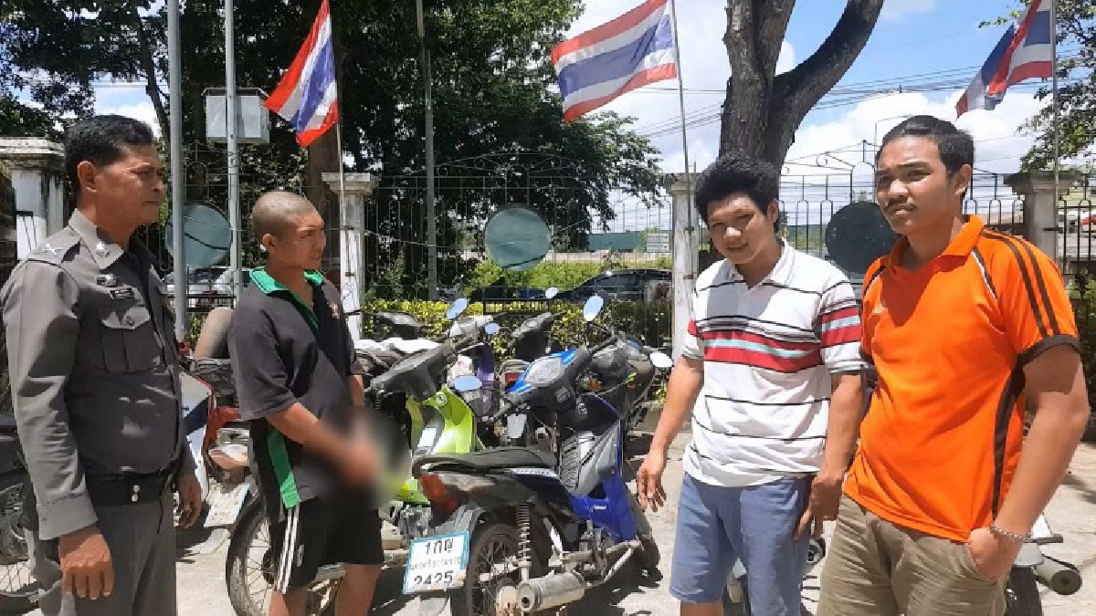 อย่ามาเนียน สายตร.ไม่ขโมยรถ!!ตร.ร่วมเจ้าของรถ ไล่ล่าจับโจ๋ขโมยรถ ต่อหน้าเจ้าของ จับได้ตีเนียนเป็นสายตร.(มีคลิป)