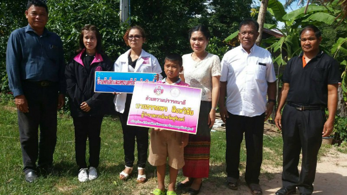 เหมือนชุบชีวิตใหม่!! หลายหน่วยงานได้เข้าช่วย "น้องติงลี่" หลังจากที่ต้องประสบกับปัญหาชีวิตที่ไร้อนาคต แม่ตาย-พ่อทิ้ง (มีคลิป)