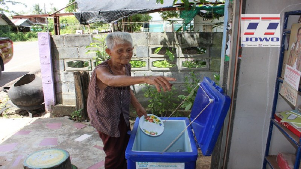 เตือนระวัง ระบาดหนักรอบสอง!!โจรแสบแอบตีเนียน หลอกแม่ค้าซื้อของ ก่อนฉกเงินแล้วหนี ส่วนใหญ่จะเลือกเหยื่อที่เป็นแม่ค้าสูงอายุ (มีคลิป)