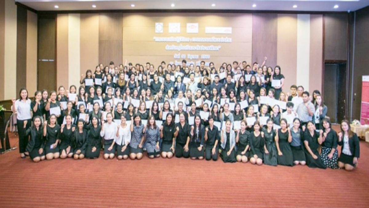 ระยอง!! ติวเข้ม การอบรมการทดลองเคมี แบบย่อส่วนครูระดับประถมศึกษา ภายใต้โครงการ ห้องเรียนเคมีดาว (มีคลิป)