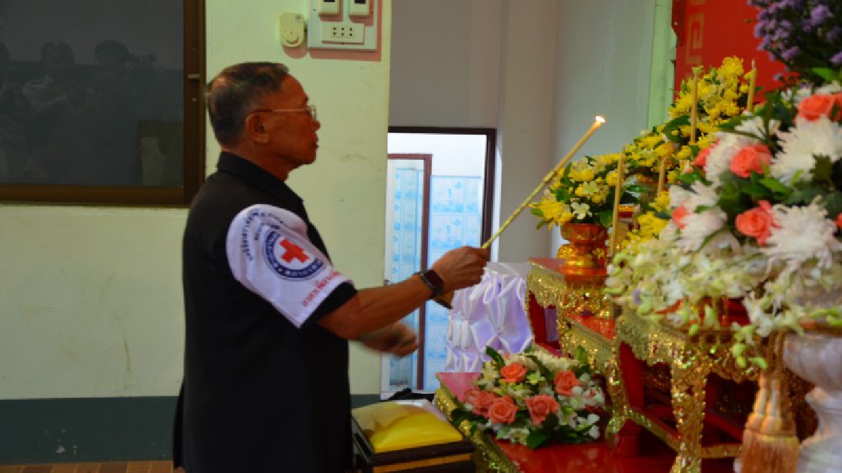พระเจ้าวรวงศ์เธอ พระองค์เจ้าโสมสวลี พระวรราชาทินัดดามาตุ ประทานถุงยังชีพพระราชทานแก่ราษฎรจังหวัดกำแพงเพชรในพื้นที่ 2 ตำบล 14 หมู่บ้าน (คลิป)