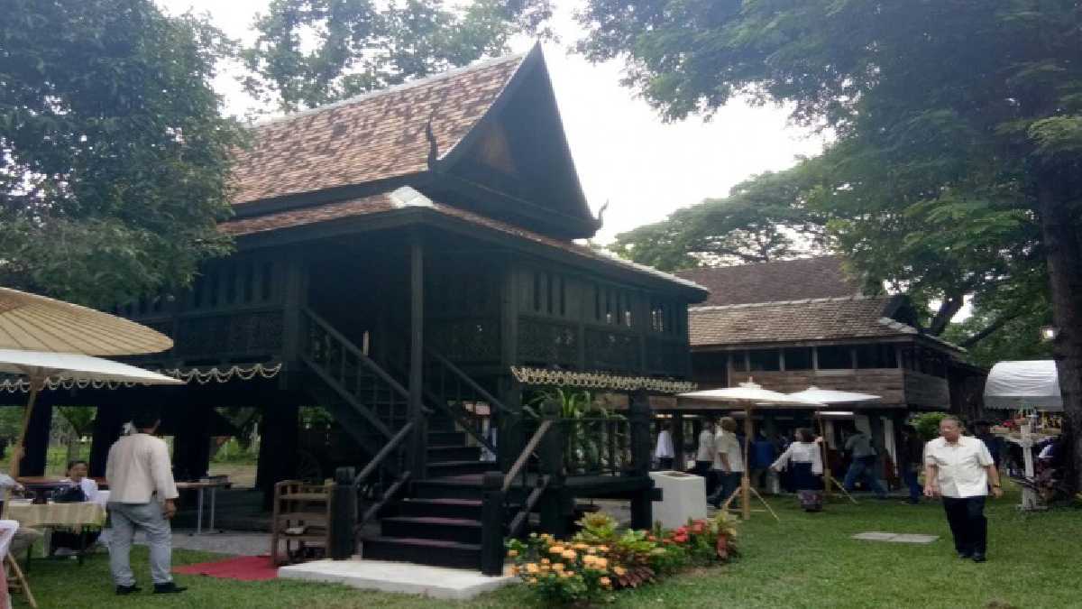 เชียงใหม่!! สืบสานงานศิลปะ 25 ปี พิธีมอบหลองข้าว"นันทขว้าง" เปิดให้เป็นแหล่งศึกษาของพิพิธภัณฑ์เรือนโบราณมีชีวิต (มีคลิป)