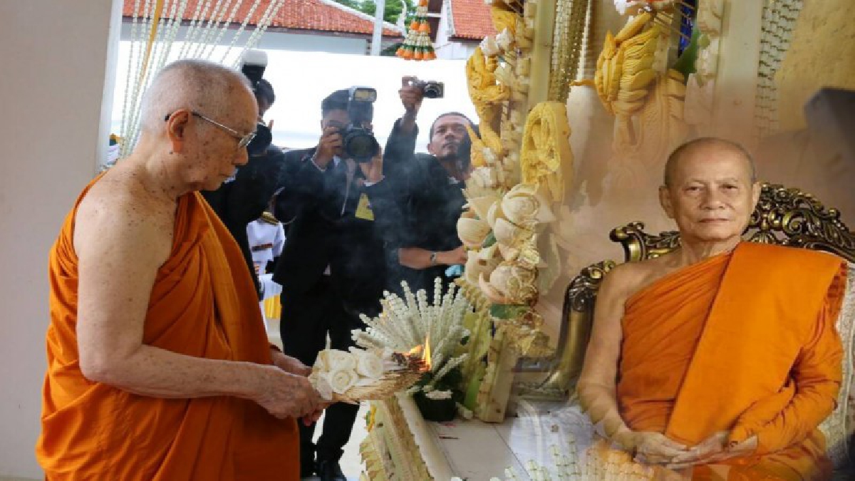 สิงห์บุรี!! สมเด็จพระสังฆราช ทรงเป็นประธานในพิธีพระราชทานเพลิงศพ พระเทพสารเวที (ประยงค์ ปภาโส) (คลิป)