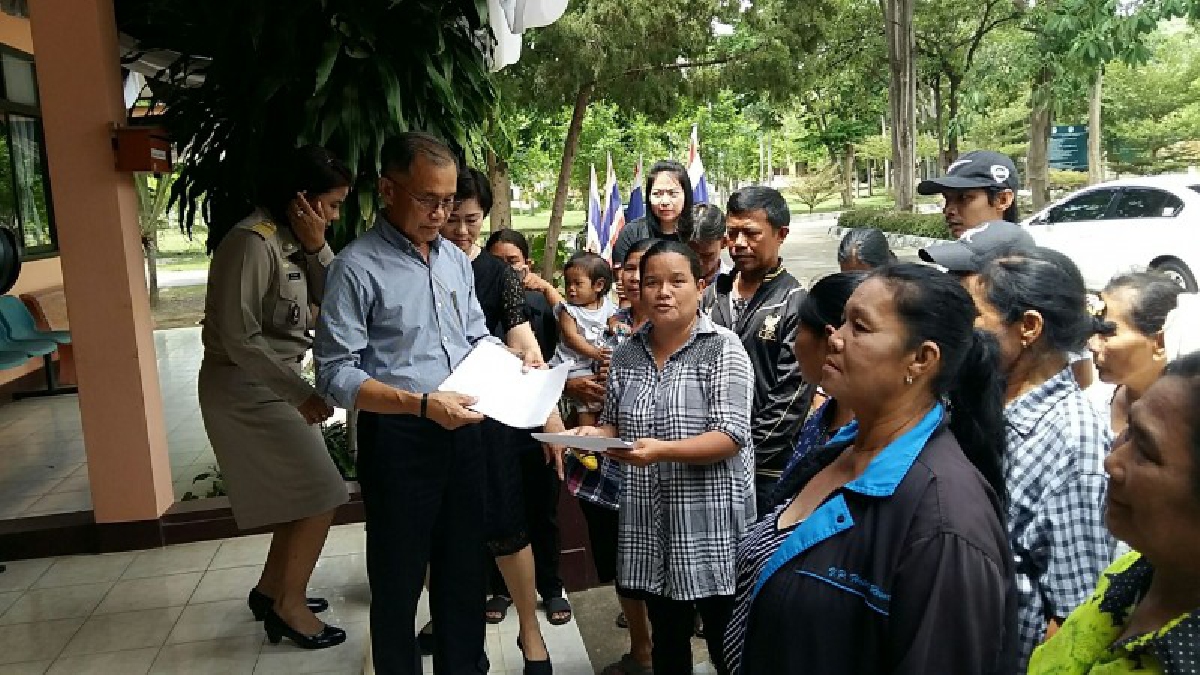 ประเด็นร้อน!!วุ่นไม่เลิก..พิษโรงโม่และเหมืองแร่แกรนิต ประท้วงคัดค้านเปิดโรงโม่และเหมืองแร่แกรนิตที่กาญจน์ ขับนายอำเภอออกนอกพื้นที่ (มีคลิป)