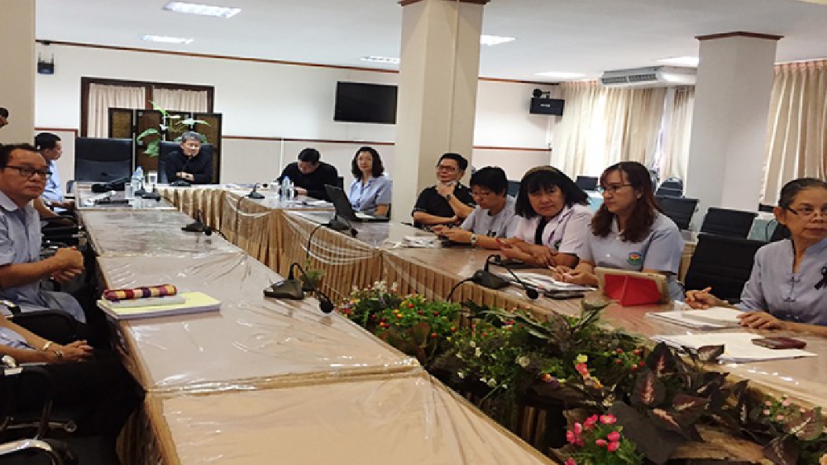 ไม่นิ่งนอนใจ!! ผู้ว่าฯพิจิตร เรียกประชุมทีมแพทย์ตั้งวอร์รูมติดตามเชื้อไวรัสซิก้า หลังชาวบ้านหวาดผวา หวั่นระบาดลุกลาม (มีคลิป)