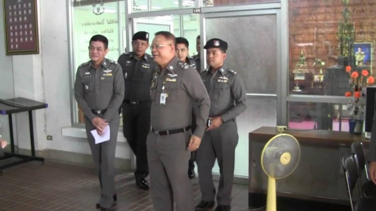 ประเด็นฉาว!!จเรตำรวจเดินสอบข้อเท็จจริง กรณีซื้อขายตำแหน่งภายในกองบัญชาการตำรวจภูธรภาค 8 เชิญตำรวจมาให้ถ้อยคำกับคณะกรรมการ 31ปาก(มีคลิป)
