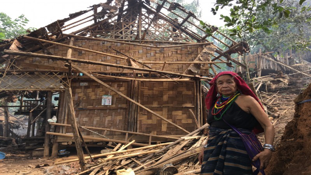 จังหวัดแม่ฮ่องสอน ร่วมกับ NGO เร่งฟื้นฟูช่วยเหลือผู้อพยพ หลังเพลิงไหม้บ้านภายในศูนย์พักพิงบ้านใหม่ในสอย