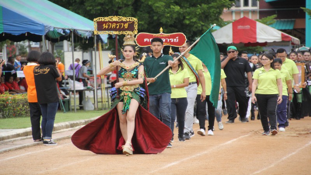 สวยเวอร์วังอลังการ!! เชียร์หรีดเดอร์ ร.ร.อยว.กรุงเก่า ประชันความงาม ในการแข่งขันกีฬาภายใน “ชาติเสือเกมส์” ประจำปี 2560 (ชมคลิป)