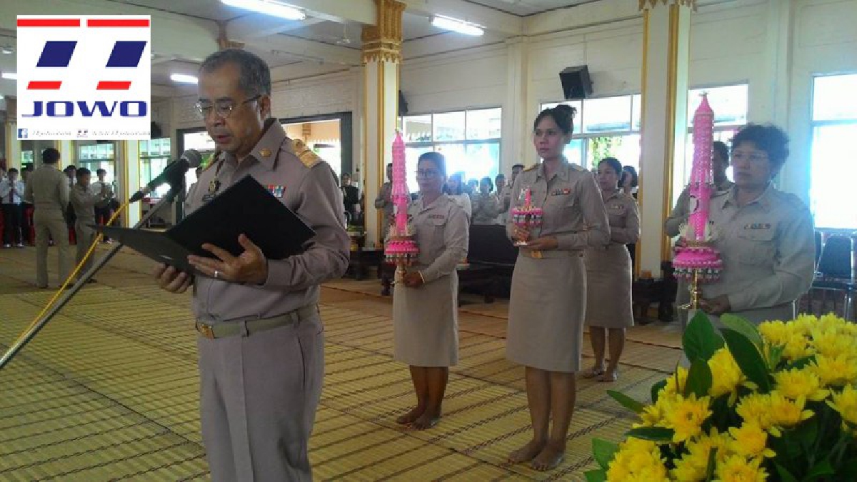 ทูลกระหม่อมหญิงอุบลรัตนราชกัญญา สิริวัฒนาพรรณวดี ถวายเทียนพรรษาพระราชทาน แด่วัดบูรพาราม พระอารามหลวงเฉลิมพระเกียรติ จังหวัดสุรินทร์
