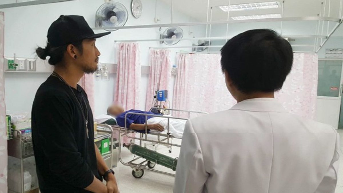 ตูน บอดี้สแลม เยี่ยม รพ.บางสะพาน ติดตามคืบหน้าใช้งบ 80 ล้านบาท จากโครงการวิ่งก้าวคนละก้าว