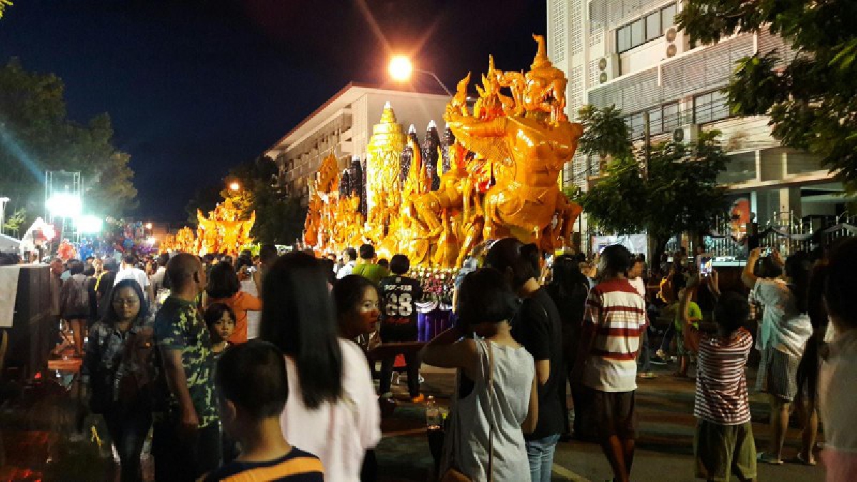 แห่เทียนเข้าพรรษาอุบลฯ 2560 ภาคกลางคืน การแสดงประกอบแสงสีเสียงสุดยิ่งใหญ่(ชมคลิป)