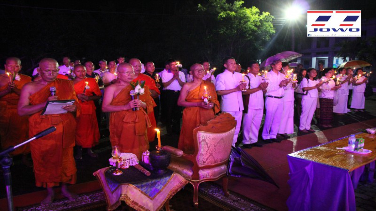 พลังศรัทธาชาวสุรินทร์ ร่วมเวียนเทียนบูชา อาสาฬหบูชา ท่ามกลางสายฝนโปรยปราย