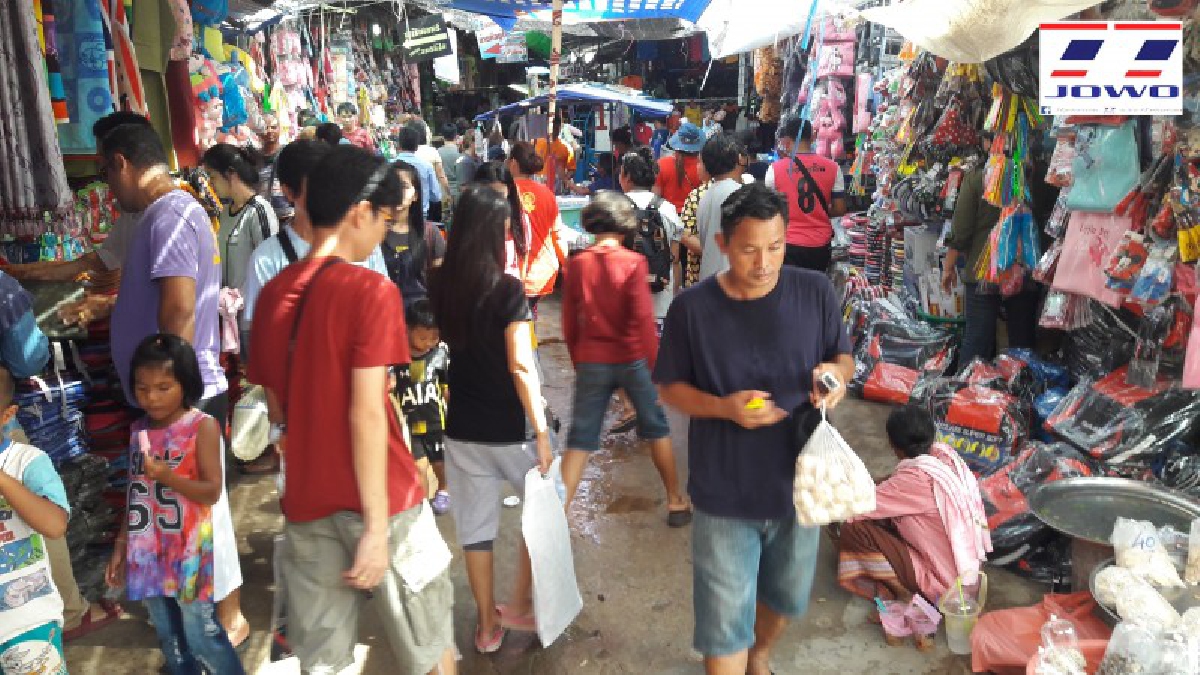 ตลาดช่องจอมคึกคัก ปชช.กลับจากทำบุญวันเข้าพรรษา ท่องเที่ยวซื้อของแน่น คาดมีเงินสะพัดในช่วงวันหยุดยาว กว่า 10 ล้านบาท(ชมคลิป)