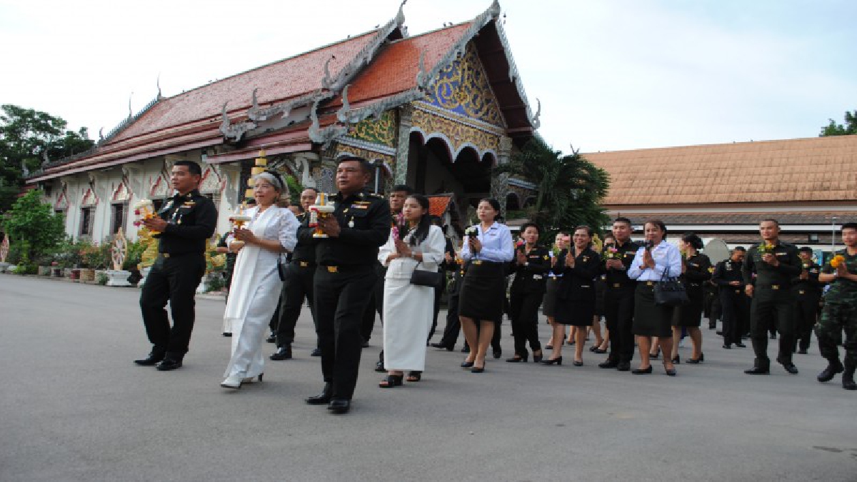 บุญใหญ่!! มทบ.32 ค่ายสุรศักดิ์มนตรีลำปางร่วมทำบุญ เนื่องในวันอาสาฬหบูชาและวันเข้าพรรษา ถวายเทียนพรรษาพร้อมสิ่งของเครื่องใช้แด่พระภิกษุสงฆ์