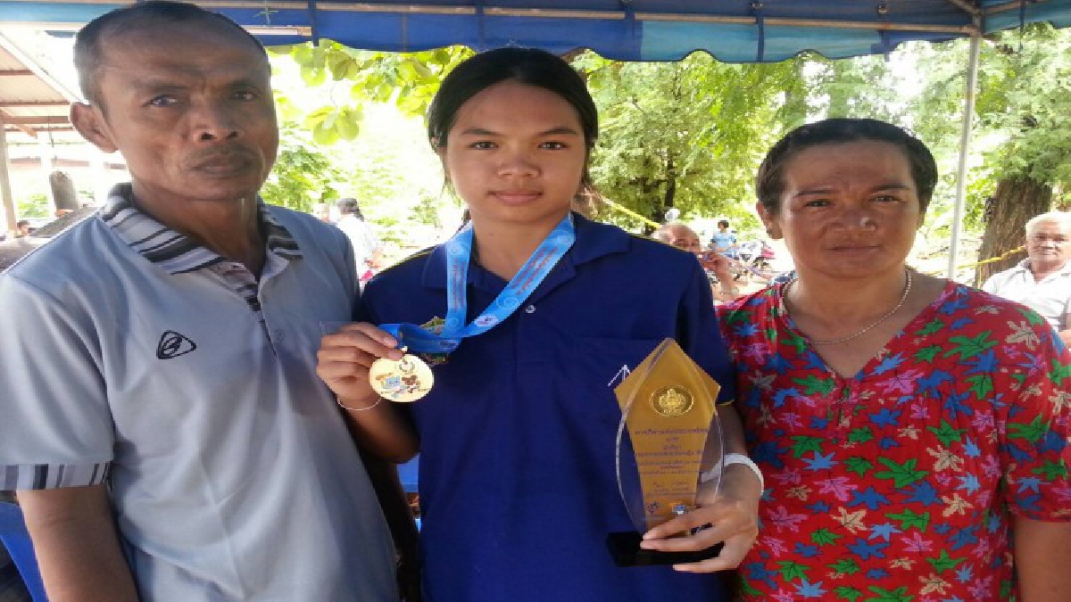 ต้อนรับฮีโร่!! ชาวบ้านปางเรือเลี้ยงต้อนรับนักกีฬามวยสากลสมัครเล่นหญิง ตัวแทนจังหวัด เจ้าของเหรียญทองกีฬาแห่งชาติสงขลาเกมส์ครั้งที่ 45 (คลิป)