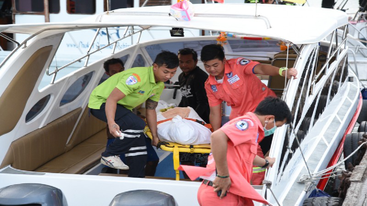 สลด!! พ่อเฒ่าชาวจีน นอนหน้าคว่ำจมทะเลหน้าอ่าวสยาม เกาะราชาใหญ่ จนท.เร่งช่วยสุดกำลัง แต่สุดท้ายยื้อไม่ไหว