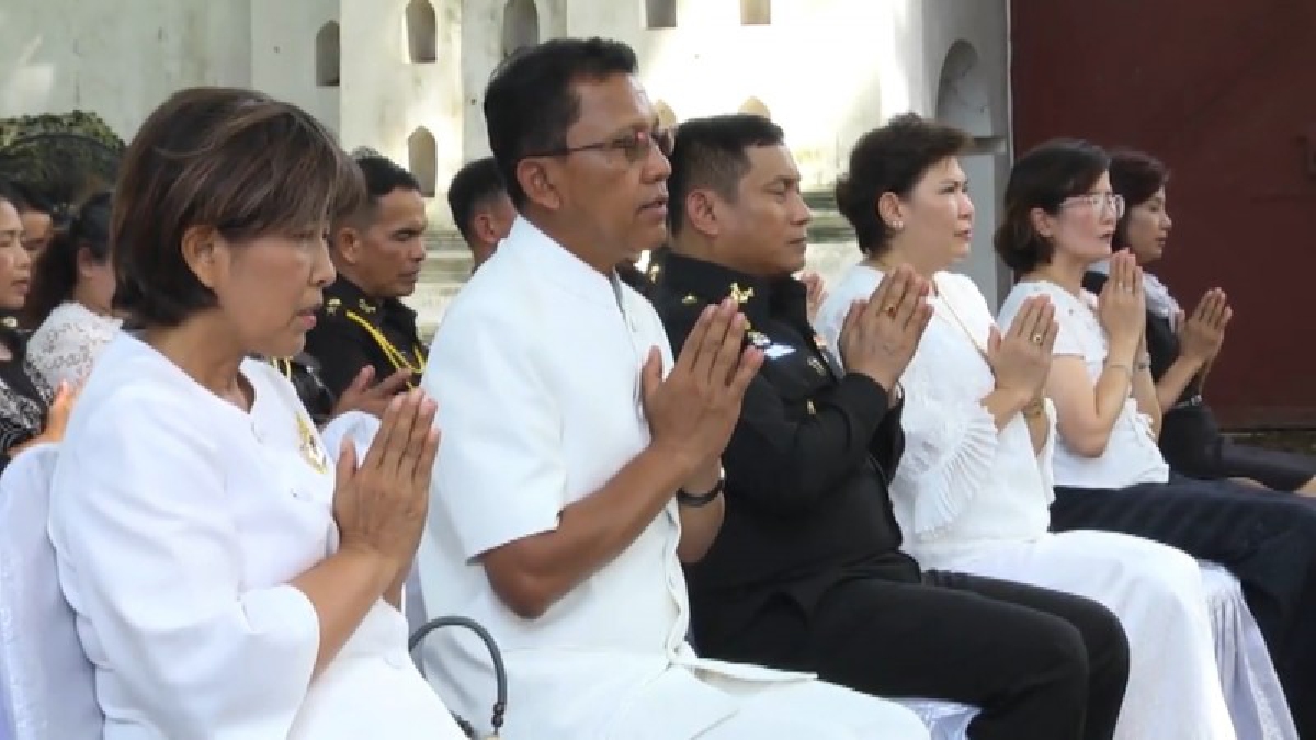 โครงการดีๆ!! ลพบุรี จัดโครงการ "เข้าวัง ฟังธรรม ทุกวันพฤหัสบดี" เฉลิมพระเกียรติสถาบันพระมหากษัตริย์ เนื่องในเทศกาลเข้าพรรษา (มีคลิป)
