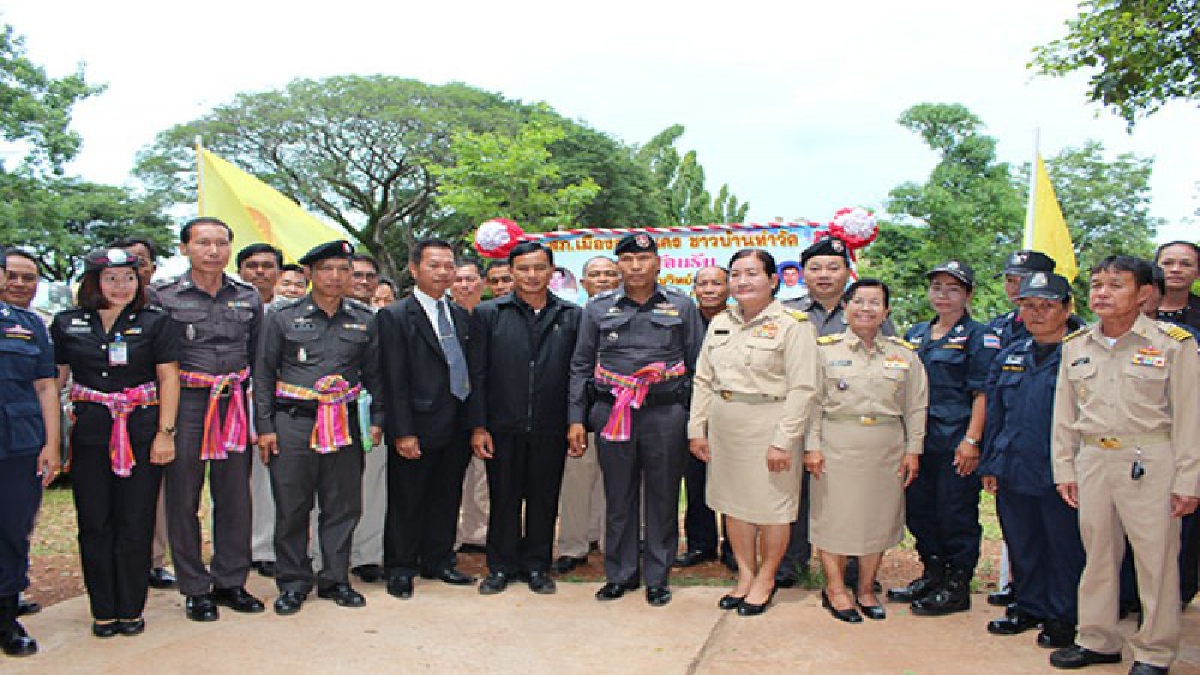 โปลิศสัมพันธ์ สร้างชุมชมเข้มแข็ง บูรณาการมีส่วนร่วมระหว่างตำรวจและประชาชน น้อมนำปรัชญาเศรษฐกิจพอเพียง พระบาทสมเด็จพระเจ้าอยู่หัว รัชกาลที่ 9