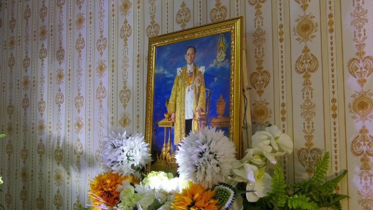 ร่วมแรงร่วมใจ!! พัฒนาชุมชน จ.ตราด สอนการประดิษฐ์ดอกไม้จันทน์ ดอกกฤษณา ให้แก่ประชาชน เผยดำเนินการไปแล้ว 1 แสนดอก (มีคลิป)