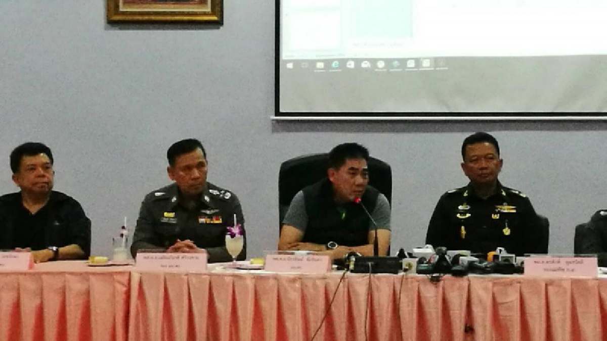 ประหารสถานเดียว!! ผบ.ตร.แถลงจับคนร้าย 8 ราย คดีฆ่ายกครัวผญบ. เผยเหตุจูงใจ "ขัดแย้งการจำนองซื้อขายที่ดิน" (มีคลิป)