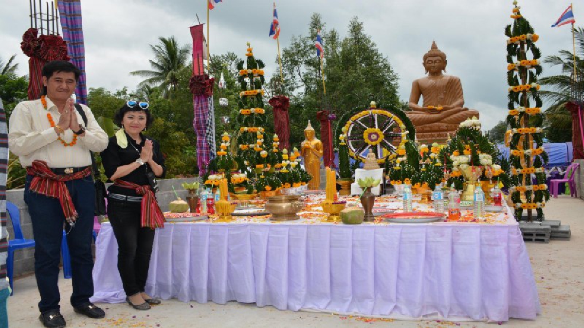 นักธุรกิจอาเซียนกว่า 25 คน ร่วมวางศิลาฤกษ์สร้างพระอุโบสถแบบเขมรโบราณ ณ วัดป่าห้วยตามอญศรีสะเกษ ให้เป็นที่ปฏิบัติศาสนกิจของสงฆ์ไทย (มีคลิป)