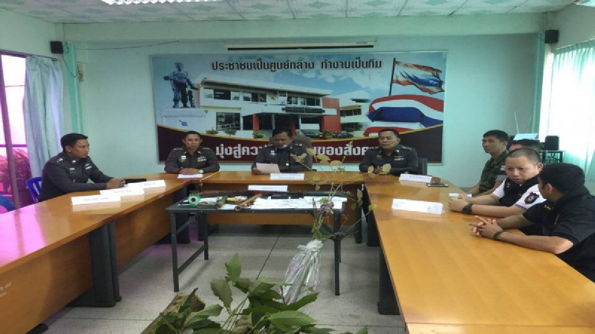 ผลงานเฉียบ!! แถลงปฎิบัติการฟ้าสางที่เมืองตราด ล้างเครือข่ายยาเสพติดทั้งจังหวัด 43 จุด รวบผู้ต้องหาได้ 18 ราย พร้อมของกลางอื้อ (คลิป)
