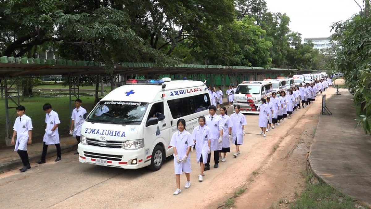 สุดตราตรึงใจ!! นศ.แพทย์-สาธารณสุข ม.อุบลฯ จำนวนกว่า 200 คน เดินแถวเคลื่อนย้ายส่งร่างอาจารย์ใหญ่ สู่ตึกใหม่ อาคารกายวิภาคศาสตร์ (มีคลิป)