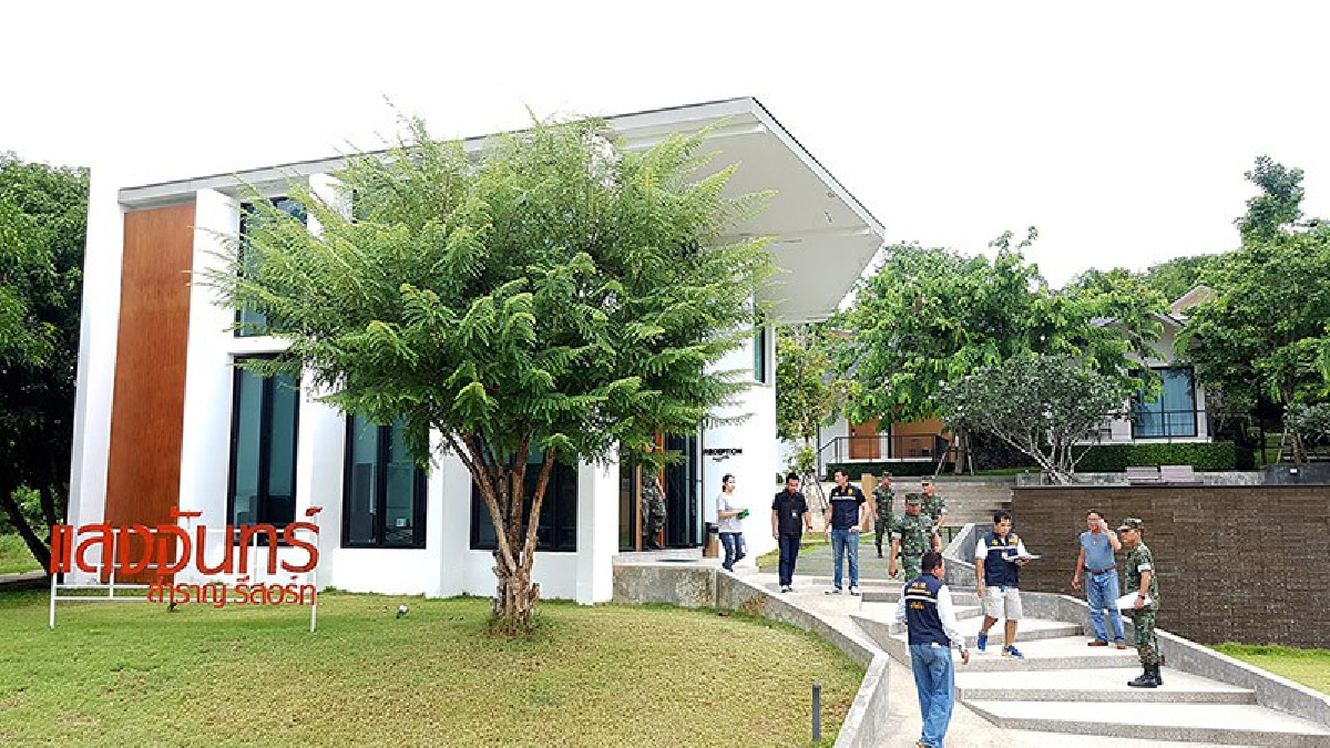 เย้ยกฏหมายดีนัก!! ฝ่ายปกครองสัตหีบ ร่วมกับทหารเรือ ล่อซื้อจับโรงแรมแสมสาร 2 แห่ง ลักลอบเปิดไม่มีใบอนุญาต (ชมคลิป)