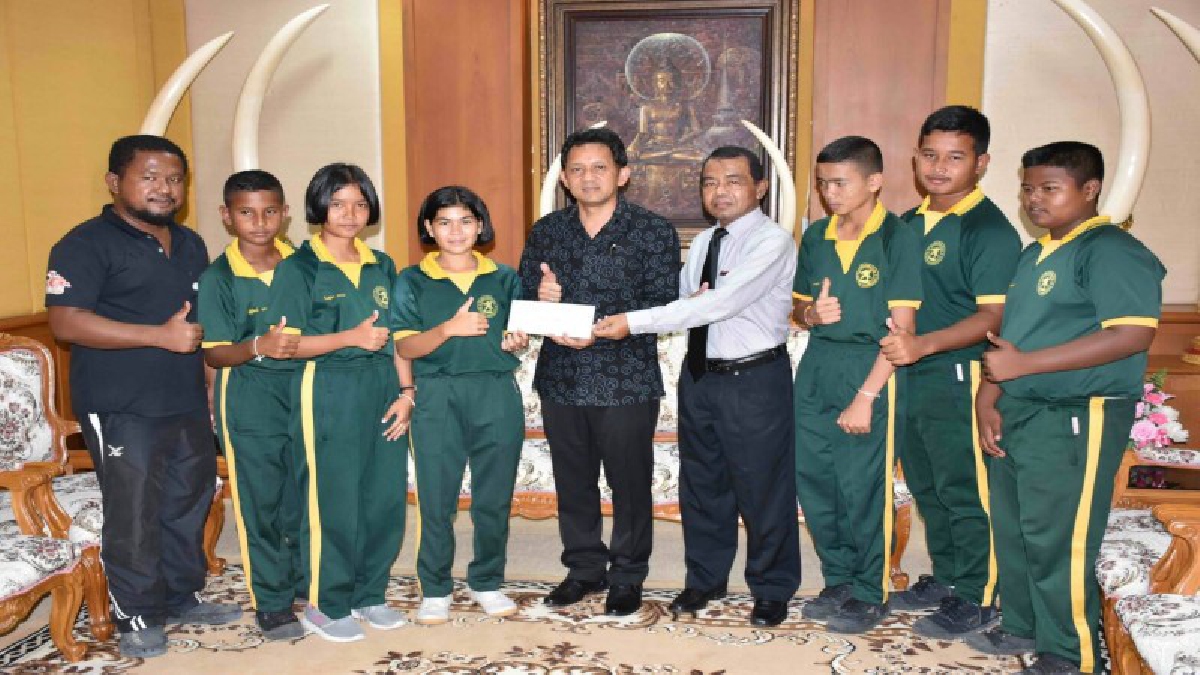 เฮลั่นคัดทีมชาติ!! ทีมเปตองชาย/หญิงเมืองคอนได้สิทธ์คัดตัวทีมชาติรวม 5 คน ผู้ว่าฯมอบเงิน 10,000 สนับสนุน เดินทางเช้า 20 ก.ค.นี้