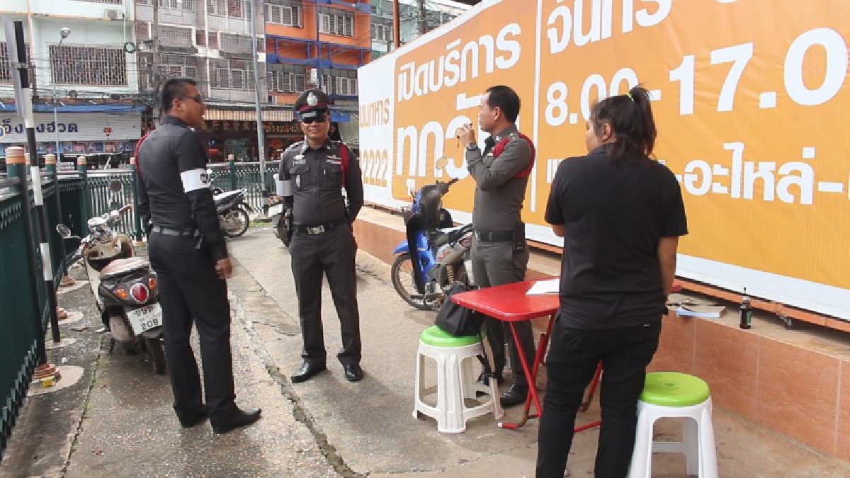 กล้าทำต้องกล้ารับ!! ตร.อุดรฯ จ่อออกหมายชายที่โดนปรับ ใช้โทรศัพท์ขับรถ อ้างว่า ดู google map หากไม่มา เจอดีแน่ (มีคลิป)