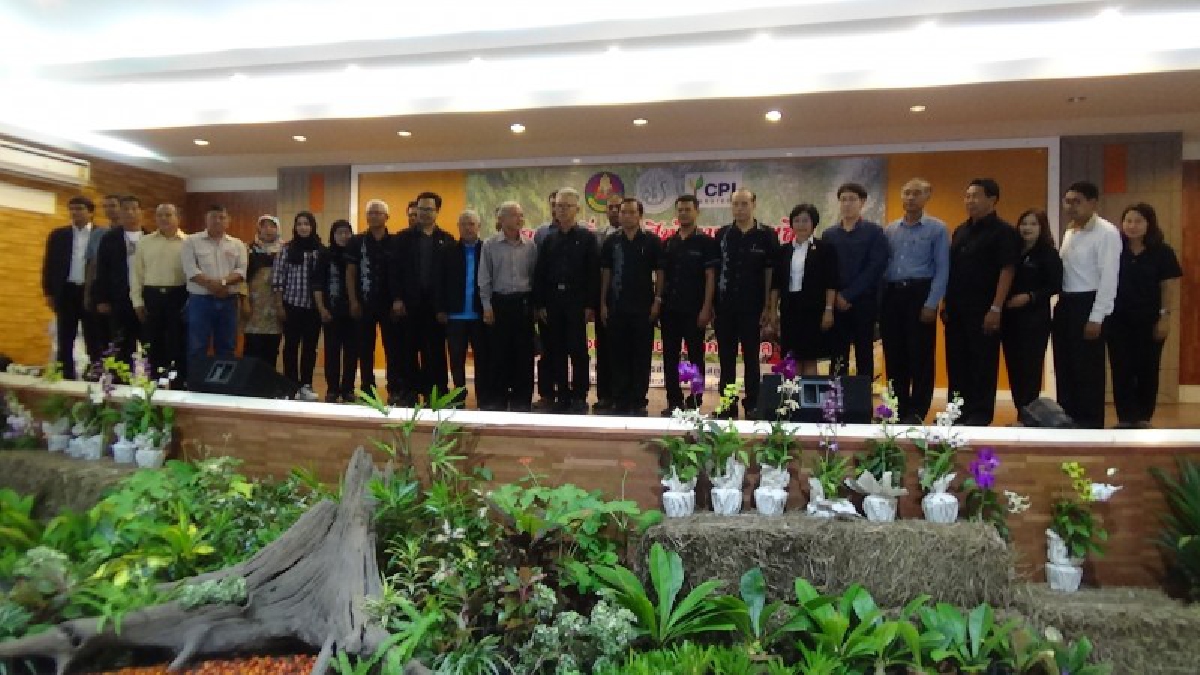 สุดคึกคัก!! ชาวเกษตร นำผลผลิตทางการเกษตรกว่า 100 ชนิด แห่ร่วมงานมินิเกษตรแฟร์ ชิมช็อปพร้อมรับเทคนิค การลดต้นทุนเพิ่มผลผลิต (มีคลิป)