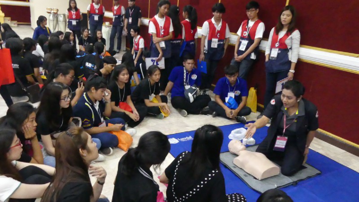 เยาวชนจิตอาสากว่า 300 ชีวิต ติวเข้มเตรียมลงพื้นที่ช่วยเหลือประชาชน