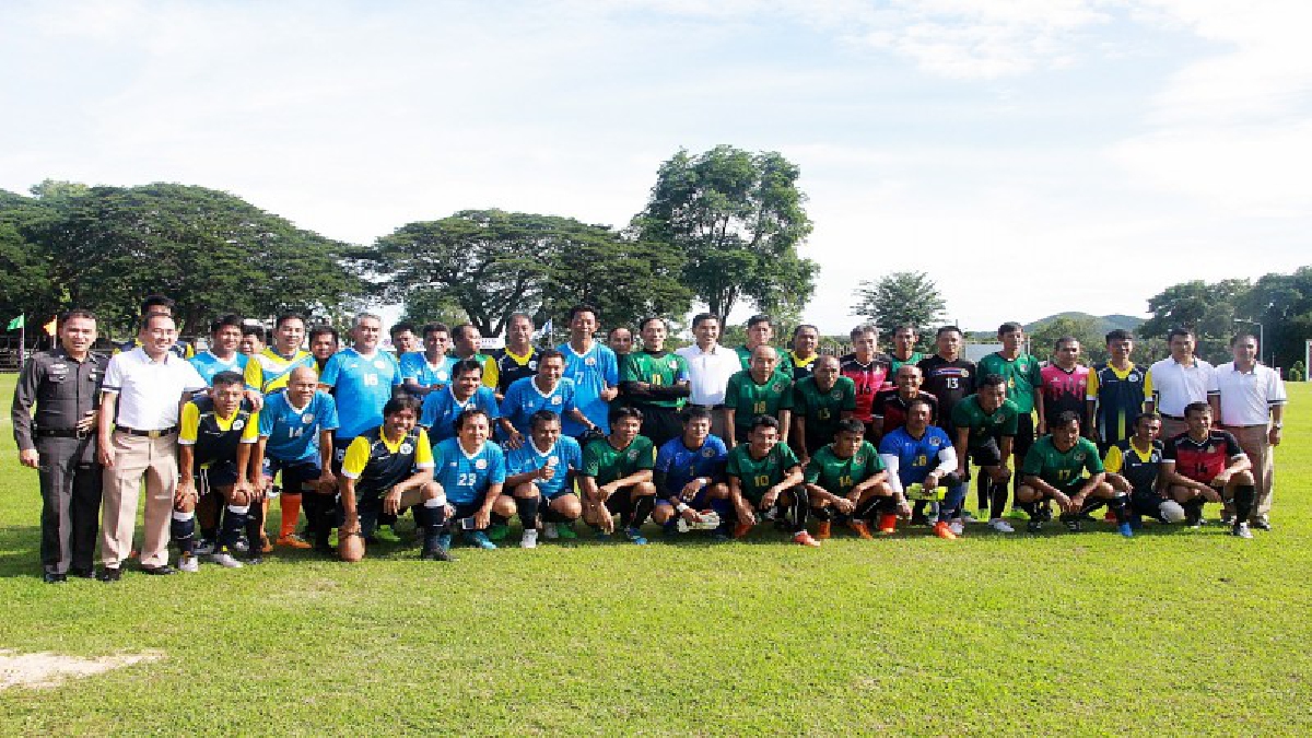 เปิดศึกฟาดแข้ง!! ฐานทัพเรือเปิดการแข่งขันฟุตบอล Sattahip Naval Base lnvitation Cup ชิงถ้วยเกียรติยศ เตรียมทีมสู้ศึกในสัปดาห์กีฬานาวี (คลิป)