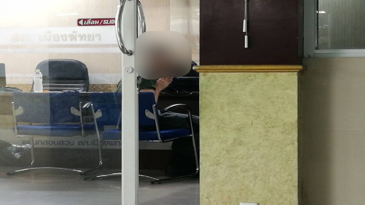 เลวแต่เด็ก!! รวบมือถ่ายคลิปในห้องน้ำหญิงที่ร้านอาหารชื่อดังในห้าง ถึงกับผงะ พบเป็นเพียงเยาวชน หน้ายังละอ่อน (มีคลิป)