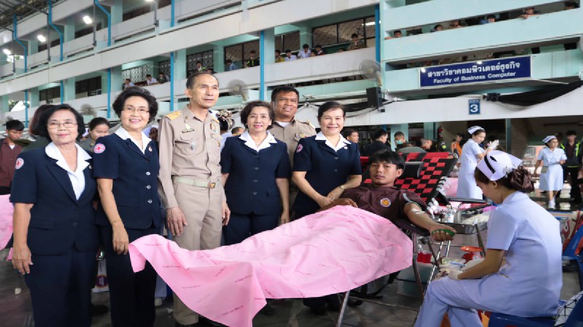 วิทยาลัยเทคนิคกาฬสินธุ์ และภาคประชาชนภายนอก เอกชน กว่า 500 คน รวมบริจาคโลหิตครั้งยิ่งใหญ่ 169,500 ซีซี (มีคลิป)