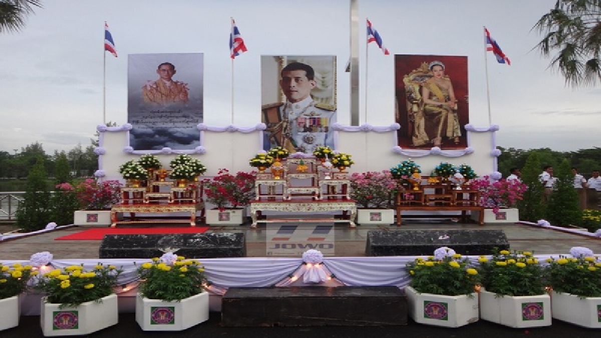 ชาวสุราษฎร์ฯทุกภาคส่วน ร่วมใจทำบุญตักบาตรและร่วมกันทำความดีถวายในหลวง(คลิป)