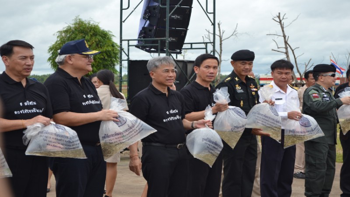 หนองคาย!! จัดโครงการคลินิกเกษตรเคลื่อนที่ เฉลิมพระเกียรติ สมเด็จพระเจ้าอยู่หัวมหาวชิราลงกรณ บดินทรเทพยวรางกูร (มีคลิป)